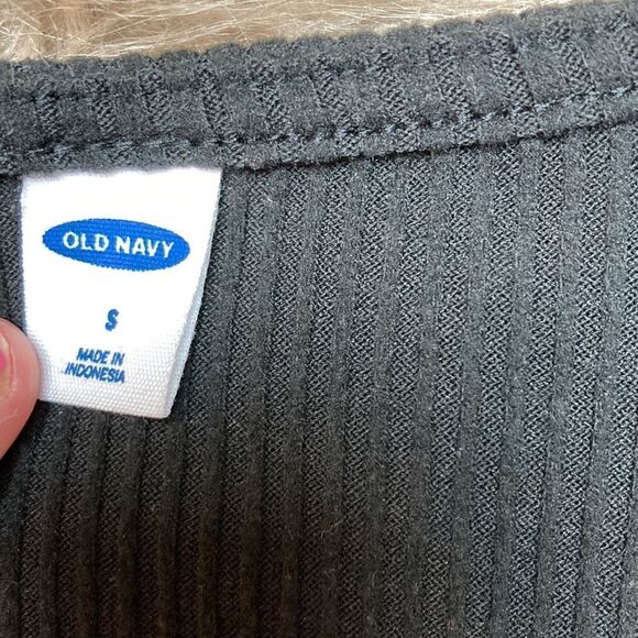 Old Navy Side Tie V-neck Rib Knit Cross-over Wrap Top - Picture 5 of 5